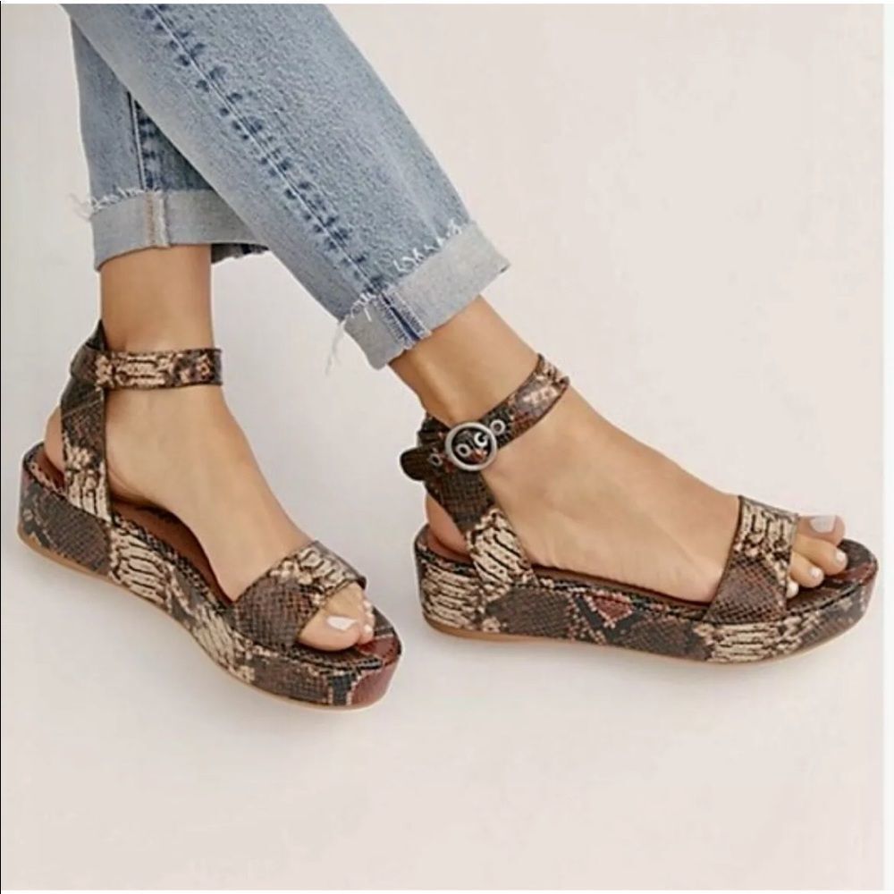 Free People Platform Sandal Strap Snakeskin Print - Picture 2 of 8